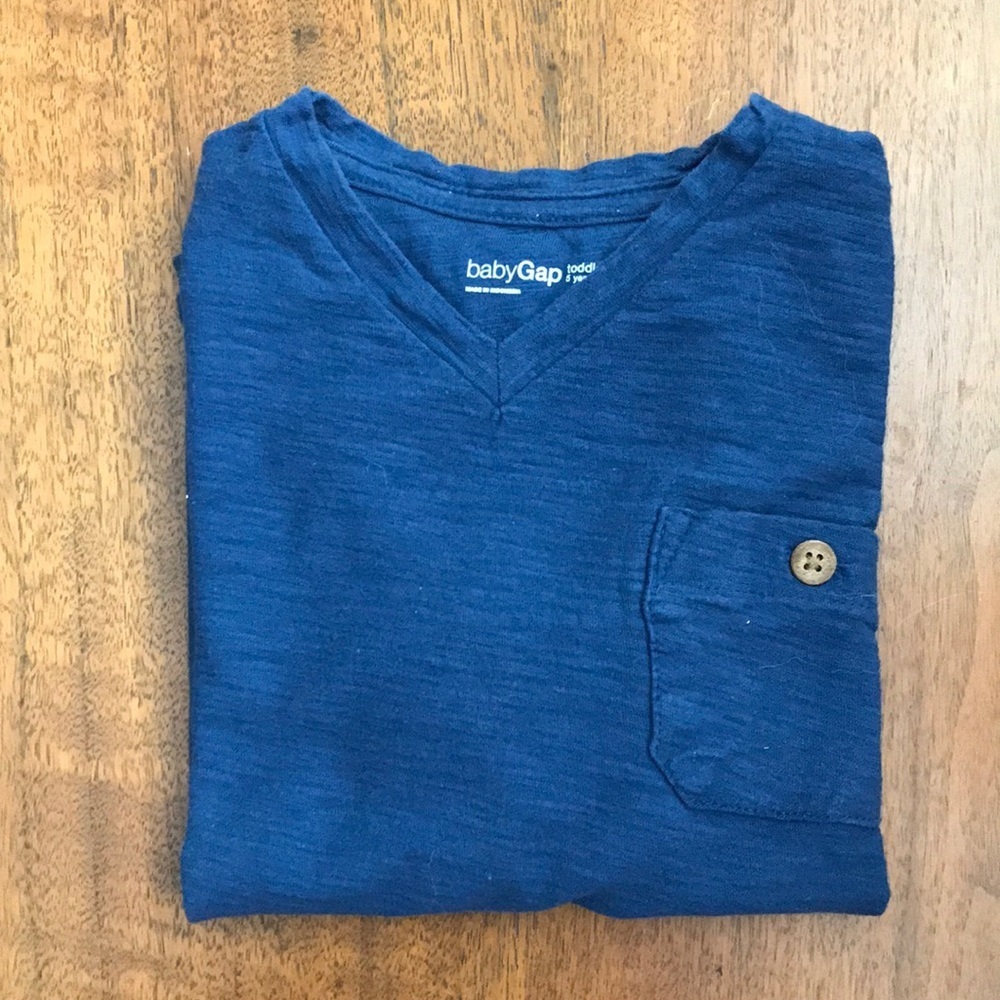 3/$20 BabyGap V-Neck Front Pocket Tee